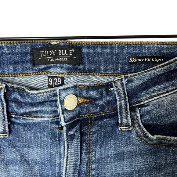 Judy Blue Skinny Fit Capri Jeans Size 9/29 Medium Wash Denim - Picture 3 of 7